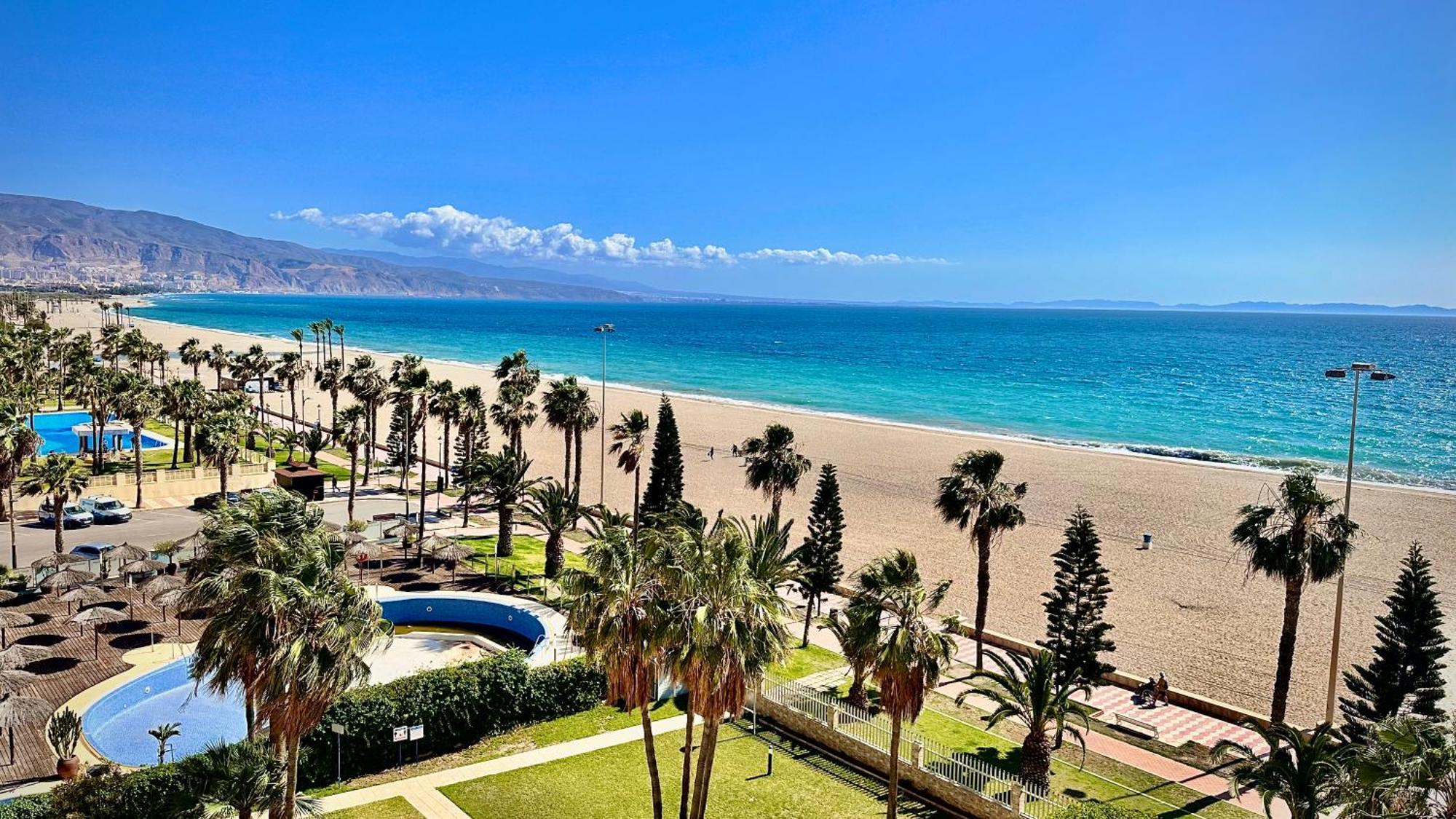 Vista Del Mar Residencial Daire Roquetas de Mar Dış mekan fotoğraf
